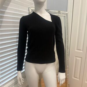 Versona Elegant Black Knit Top
